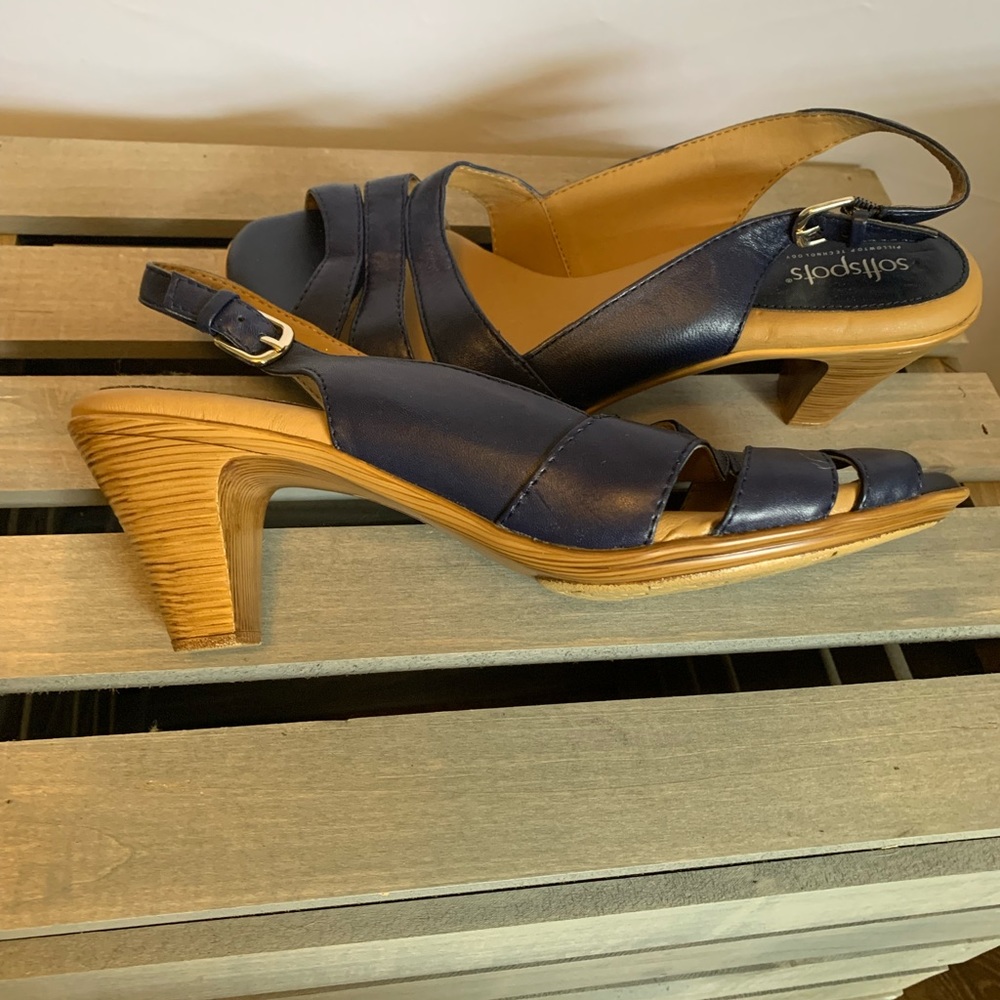 Soft spots leather sandals with 3” heels size 11WW, navy and camel